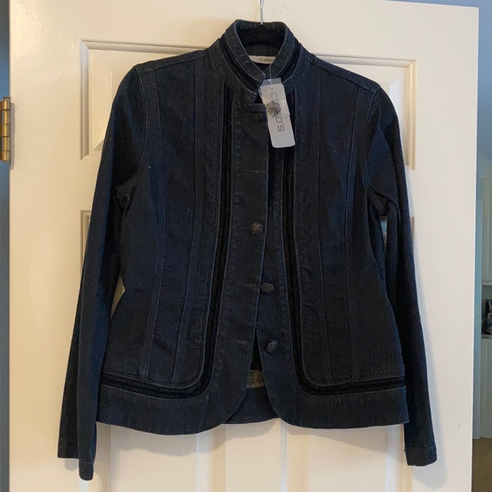 Chico’s dark denim blazer with black buttons